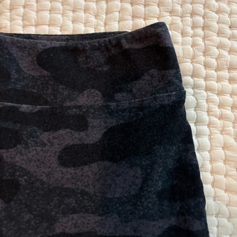 LuLaRoe Black Camouflage Biker Shorts - Picture 2 of 8